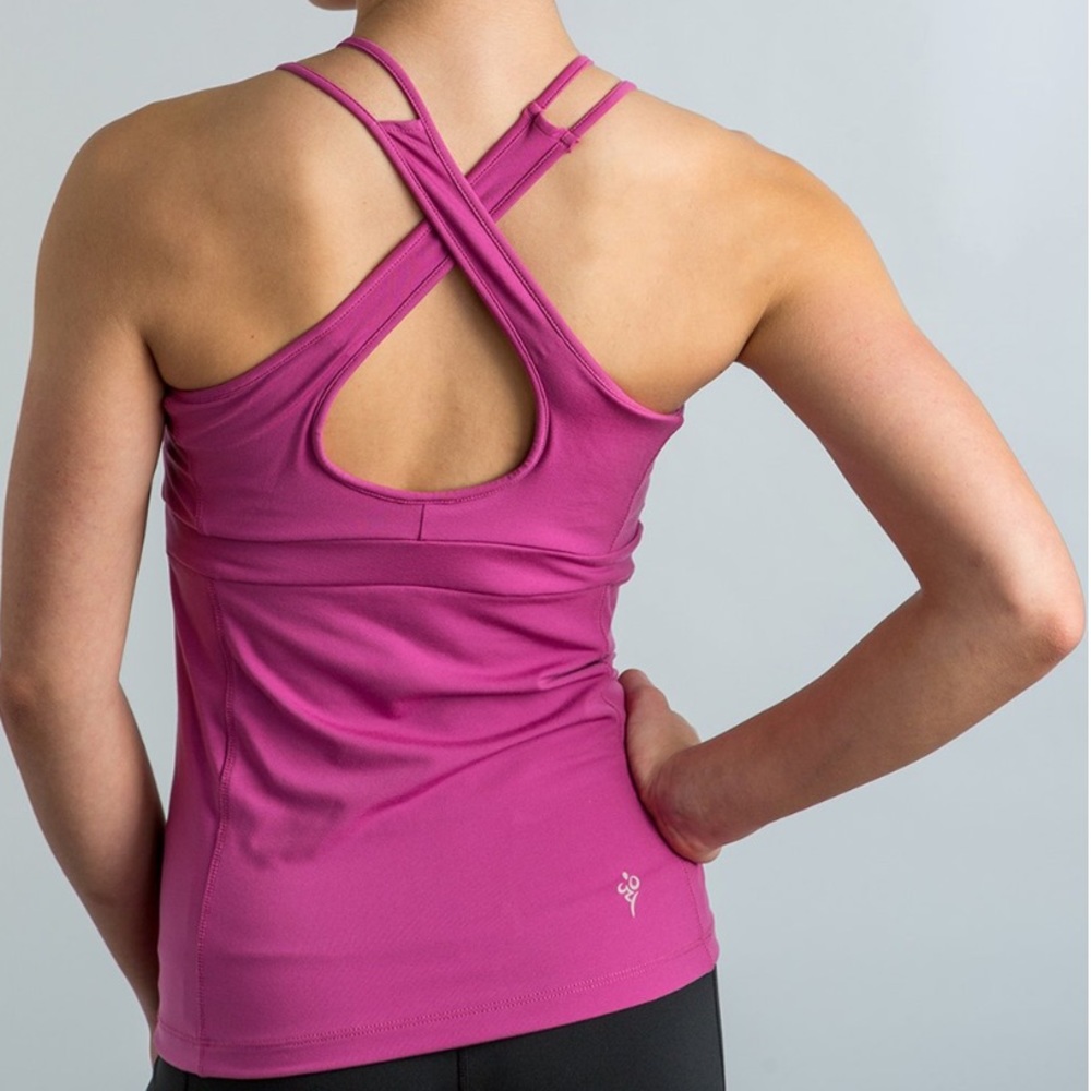 Athletic work out top crosses in back S